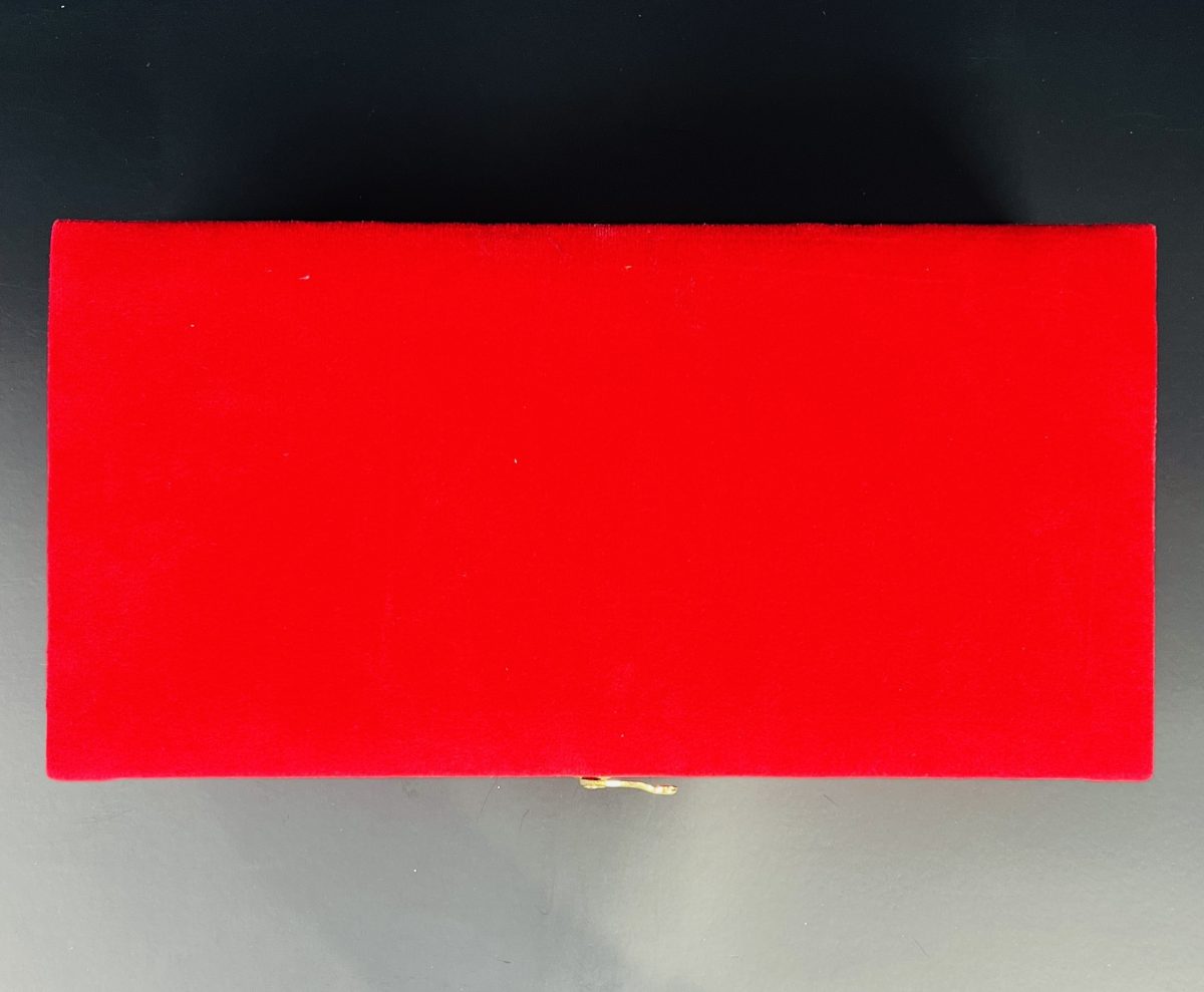 ⁦باكس هدية مخملي خاتم مع إبريق⁩ - الصورة ⁦4⁩