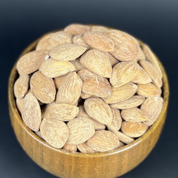 لَوز إيرانيّ مِلْح البَحْر