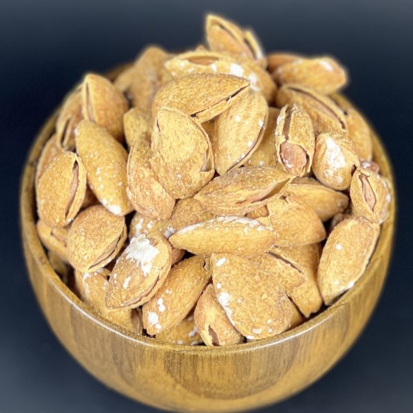 لَوز إيرانيّ مَعَ القِشْر