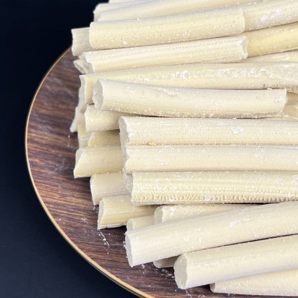 كشك خيوط حامض ومالح