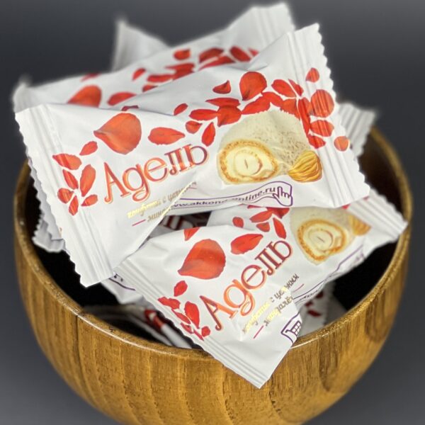 شوكولاتة أَجيب بِجَوزِ الهند وَاللَوز