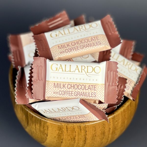 شوكولاتة حَليب بِحُبَيباتِ القَهوة