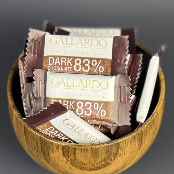 شوكولاتة داكِنة ‎٨٣٪