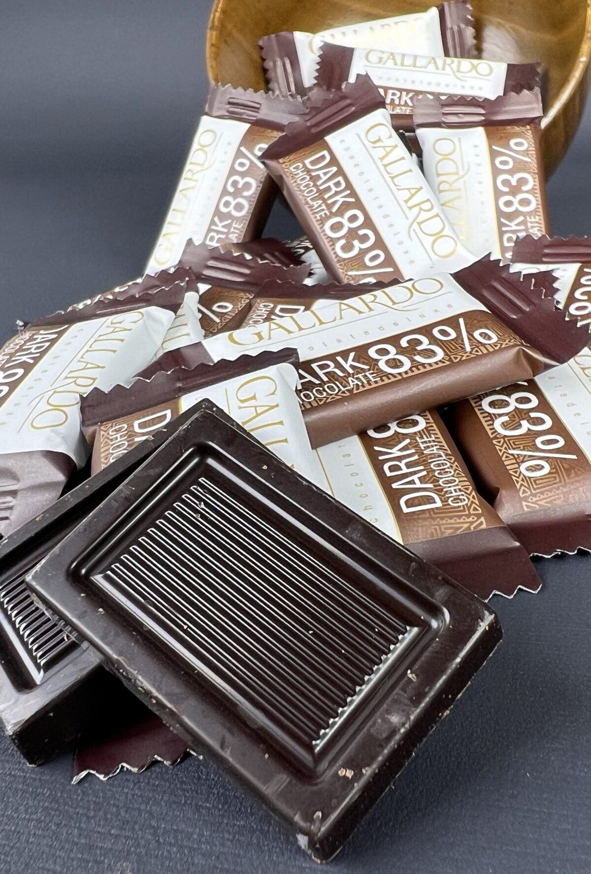 ⁦شوكولاتة داكِنة ‎٨٣٪⁩ - الصورة ⁦3⁩