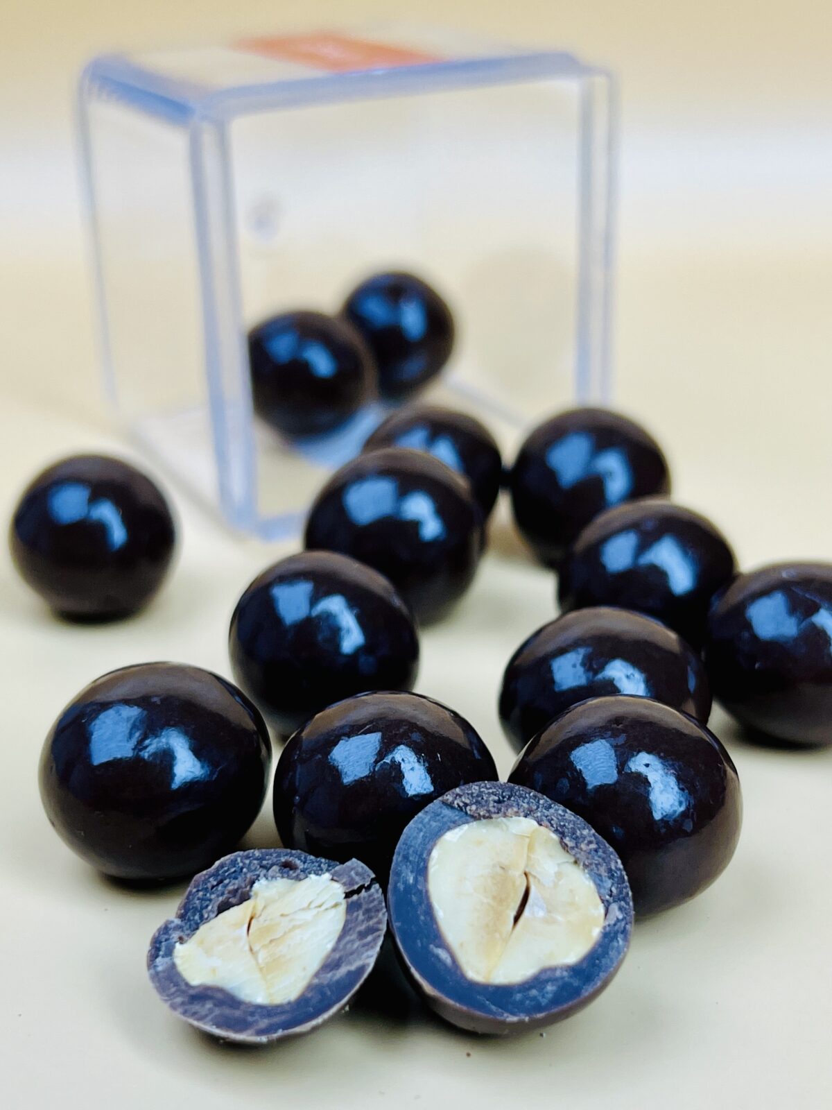 ⁦دراجه بندق بالشوكولاتة بالحليب⁩ - الصورة ⁦2⁩