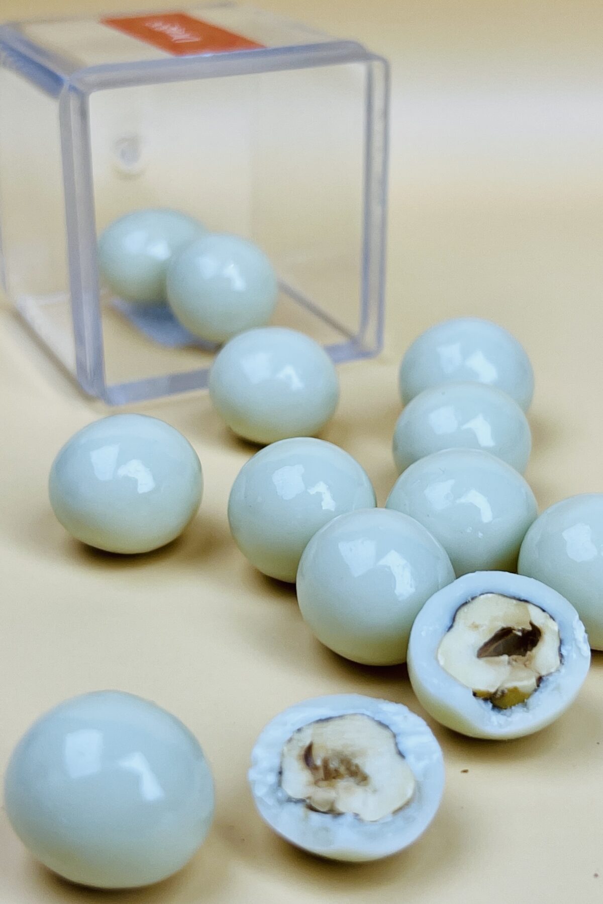 ⁦دراجه بندق بالشوكولاتة البيضاء⁩ - الصورة ⁦2⁩